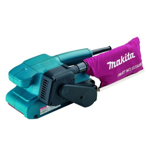 Makita 9911 pásová bruska s konstrukcí umožňující broušení až k okraji a automatickým středěním brusného pásu.